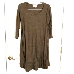 Ribbed 3/4’ sleeve dress